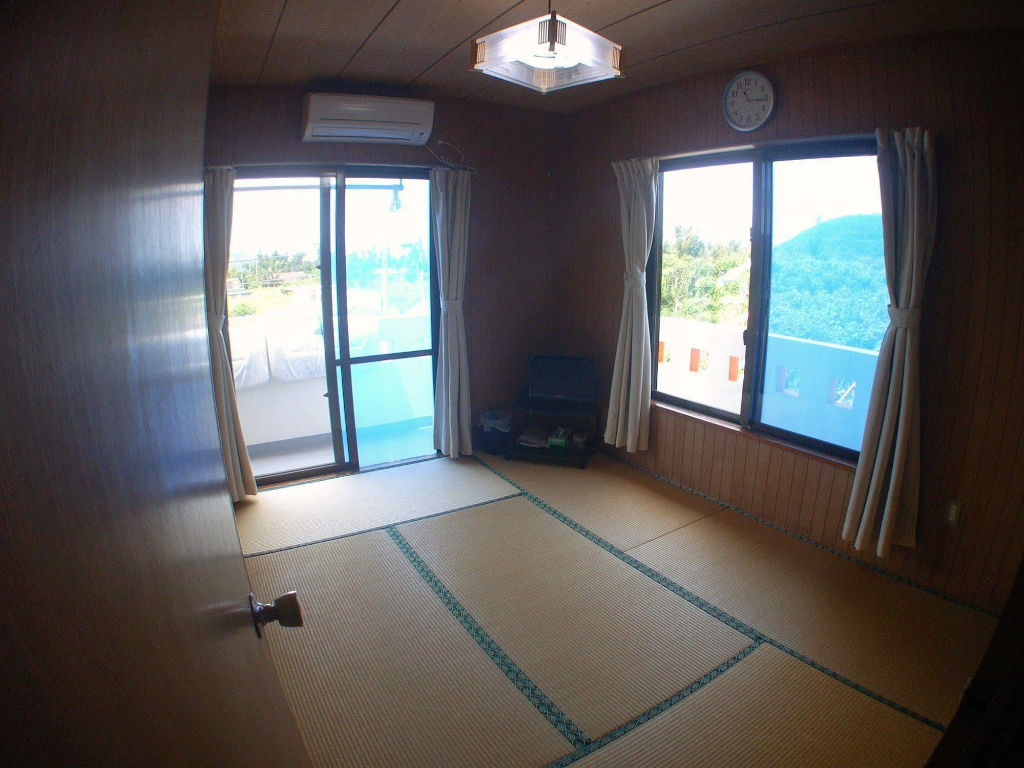 Minshuku Yadokari Hotel Zamami Exterior photo