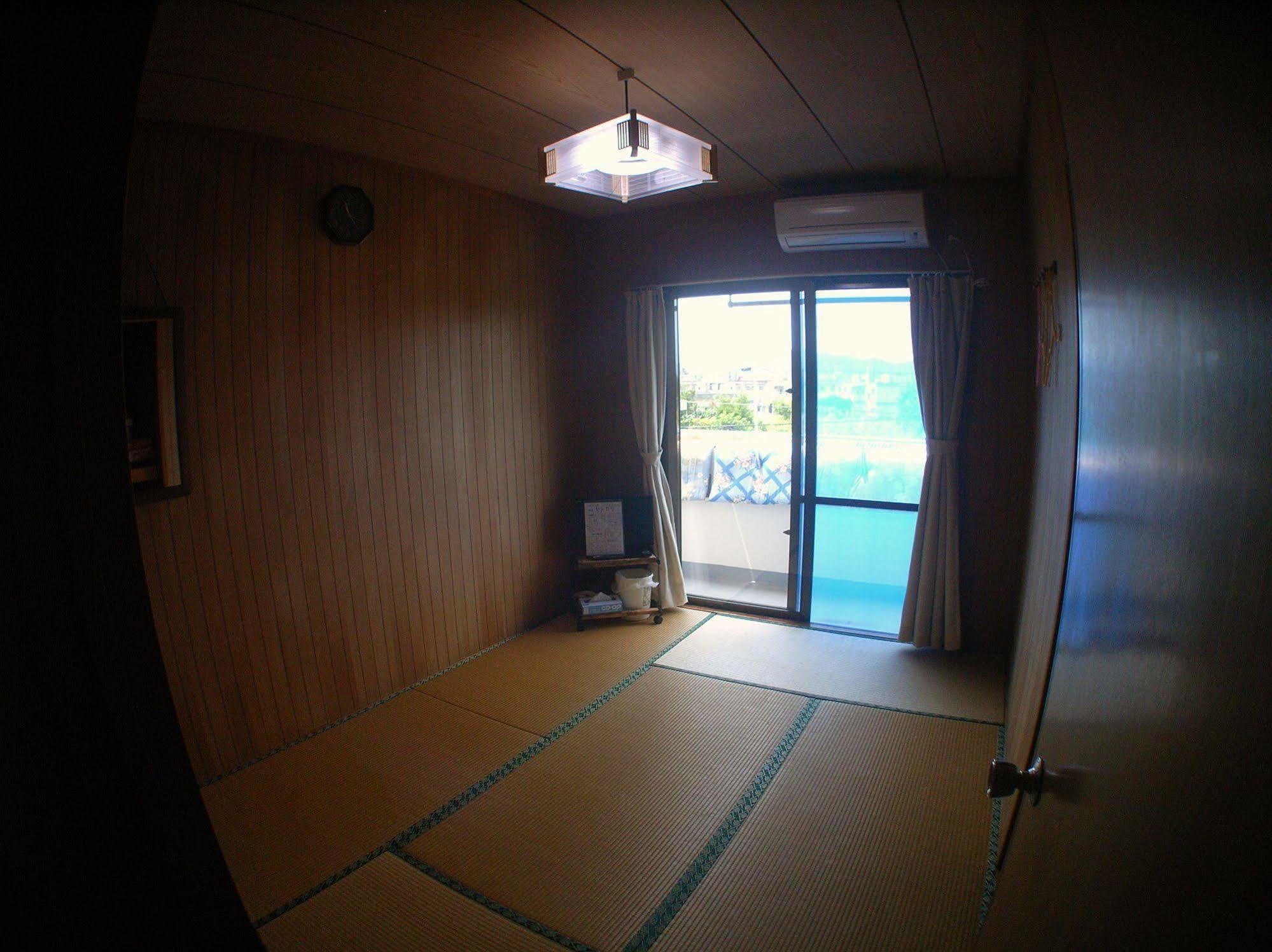 Minshuku Yadokari Hotel Zamami Exterior photo